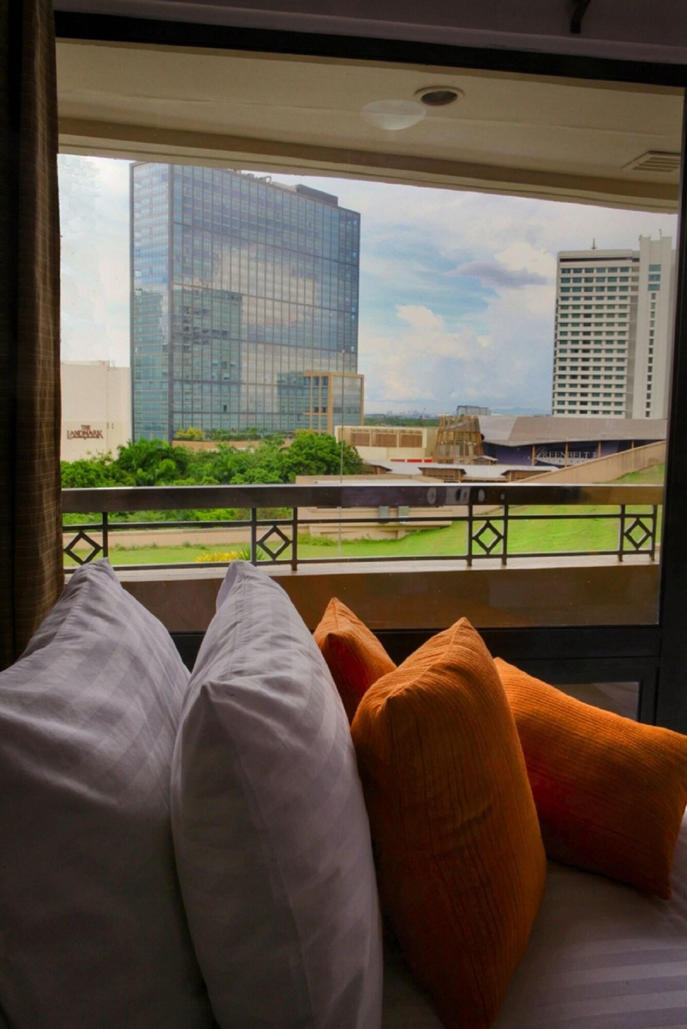 Bsa Tower Serviced Residences Makati City Exterior photo